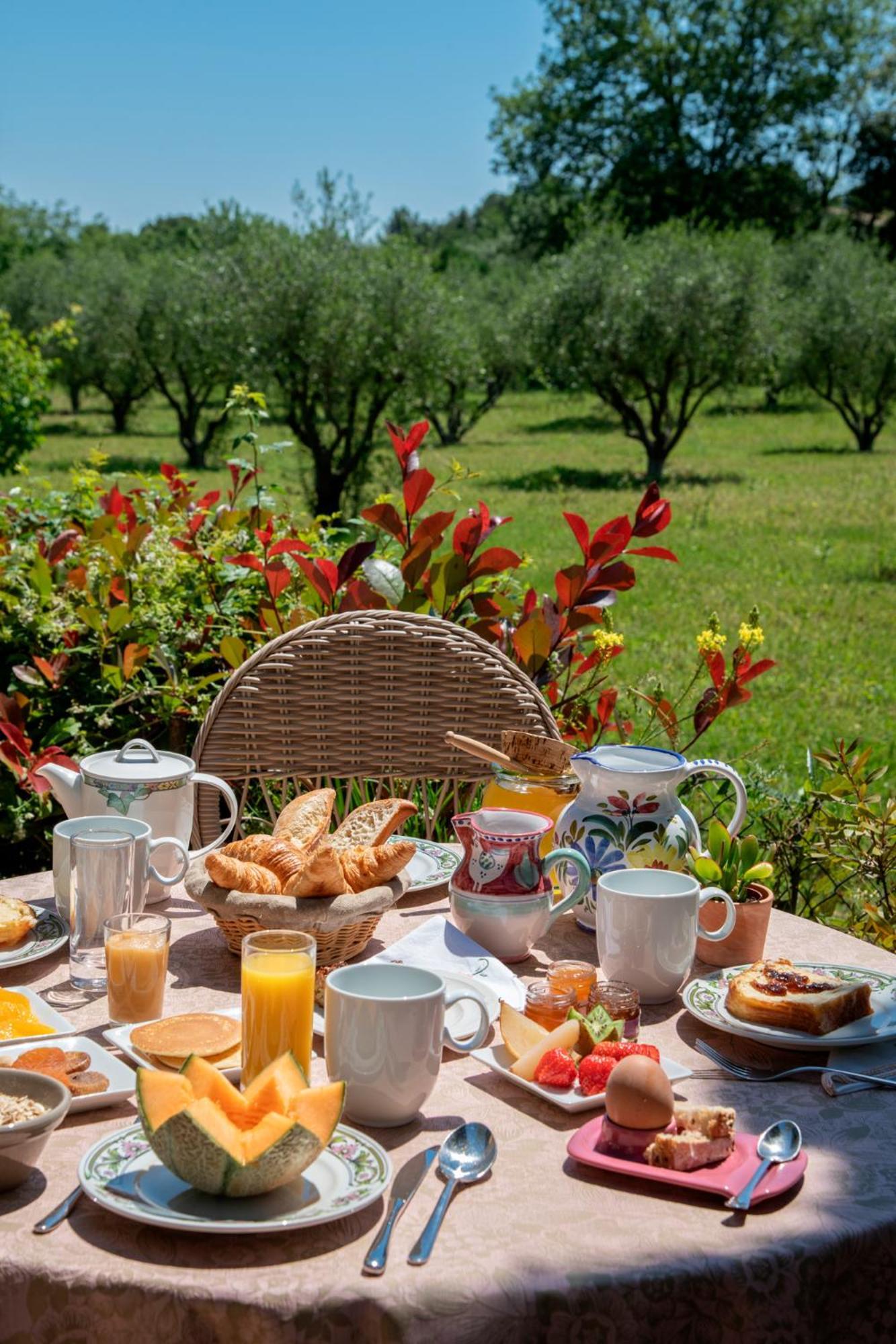 Hotel Les Messugues 생폴드방스 외부 사진