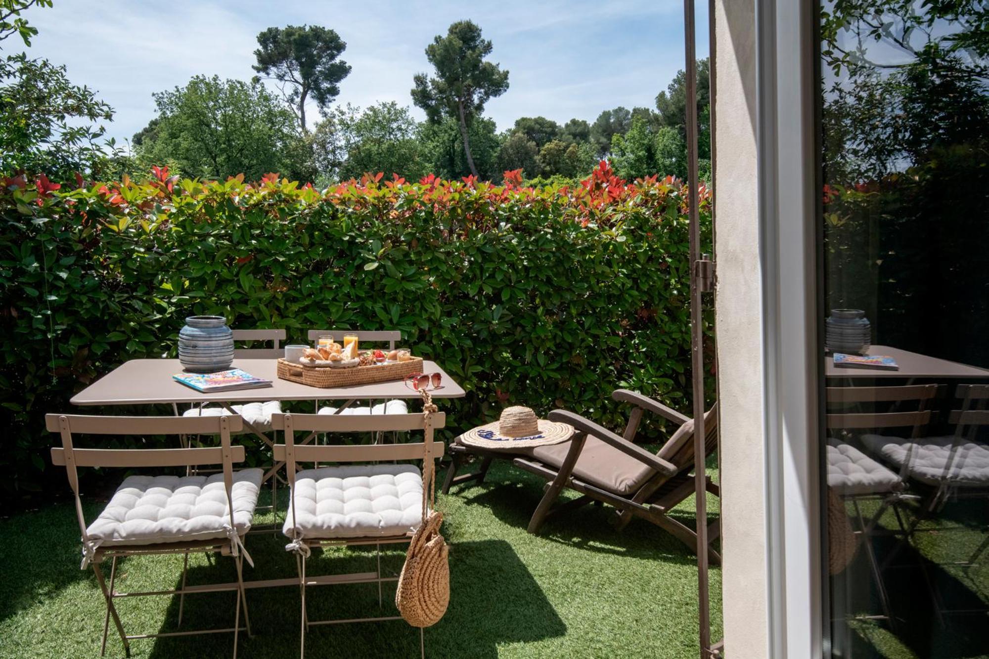 Hotel Les Messugues 생폴드방스 외부 사진